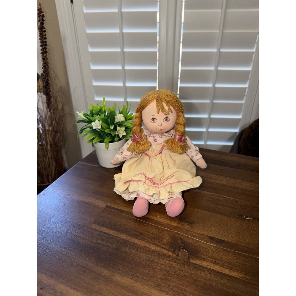FRIENDS‎ ARE FOREVER BLONDE BRAID SOFT RUSS BERRIE 11" DOLL TOY